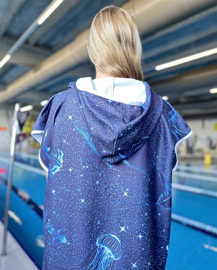 Levra Unisex Havlu Panço Yüzücü Yarış Antrenman Havuz ve Deniz İçin Kapüşonlu Bornoz