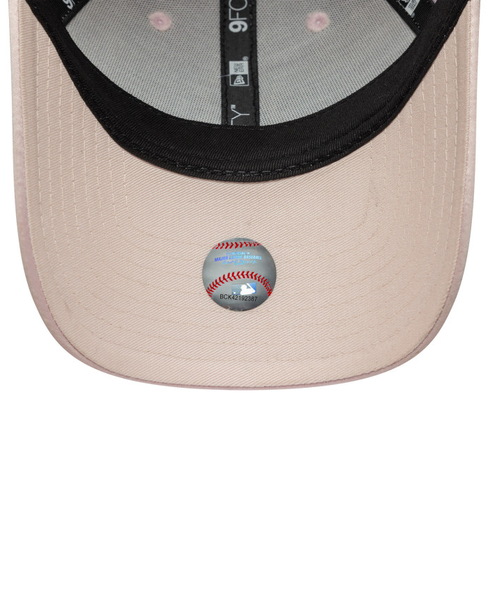 New Era 9FORTY New York Yankees Saten Pembe Kadın Şapka